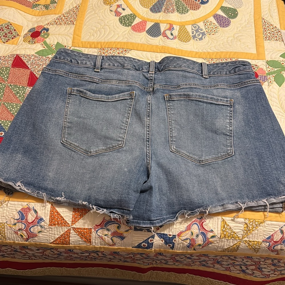 Cut offs - Picture 2 of 3